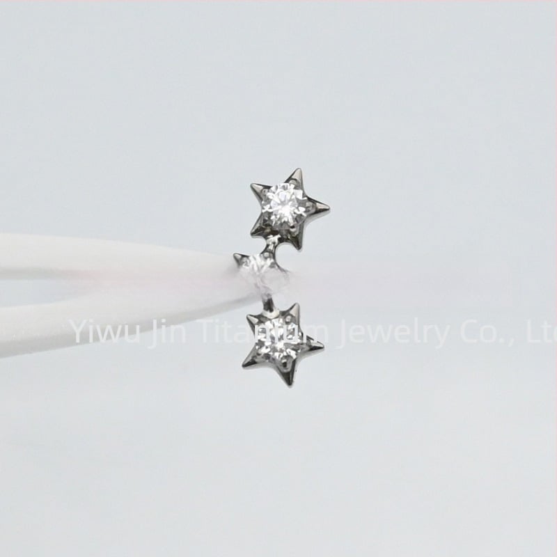 Σκουλαρίκια - αστέρι σχήματος, unisex; κράμα τιτάνιο implant-grade (ASTM F-136); λευκό ζιρκόνιο; επεξεργασία με διαμάντι