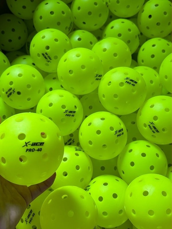 X-ACE μπάλα pickleball με 40 οπές, προπονητική χρήση, 26 g, μονοκόμματη κατασκευή, περιστροφική χύτευση