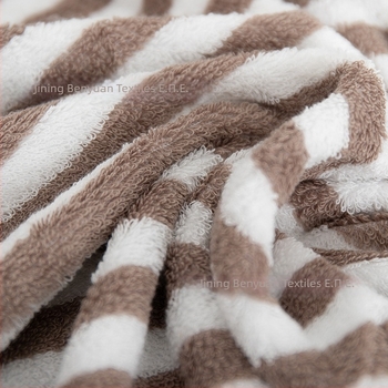 Σετ 2 τεμαχίων: Πετσέτες με ιαπωνικό καρό και ρίγες – πετσέτες μπάνιου και προσώπου από 100% βαμβάκι, σε κουτί δώρου