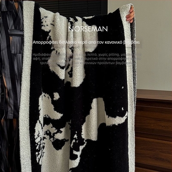 Μισό βελούδινο ριχτάρι καναπέ Iris Pie, απαλό και φιλικό προς το δέρμα (Σύνθεση: 50% ακρυλικό, 22% βαμβάκι, 28% πολυεστέρας • Βάρος: 450 g/m² • Εποχή: Χειμώνας • Μοτίβο: Τοπίο • Προσαρμογή: Ναι)