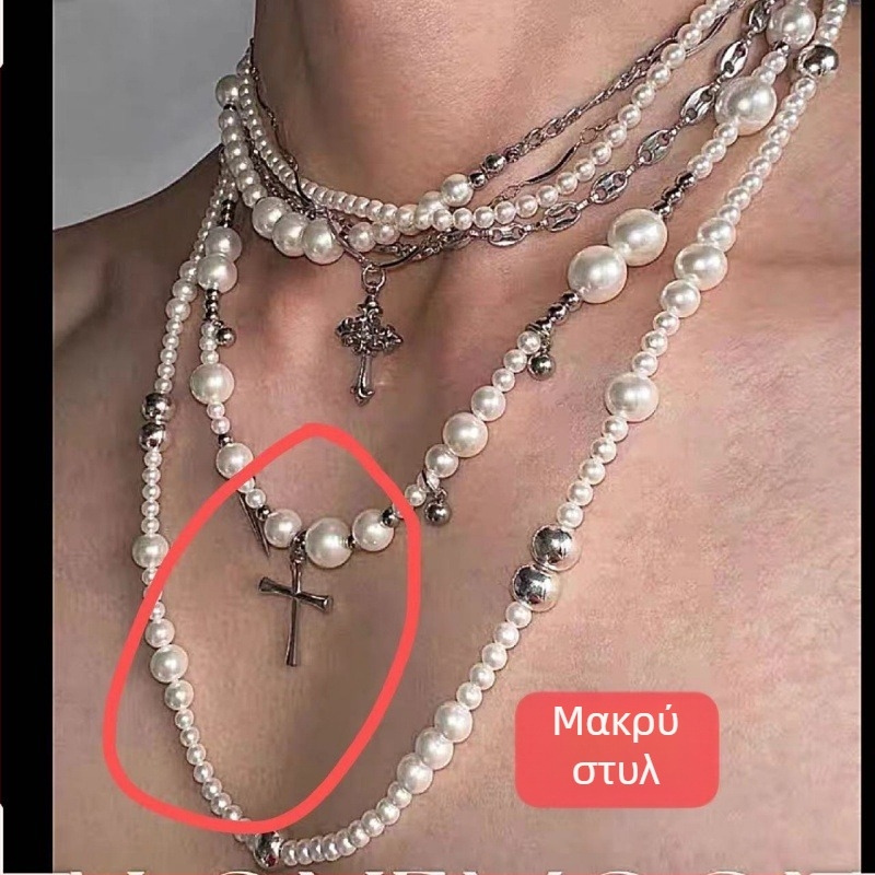 Shang Niu πολυεπίπερο κολιέ με τεχνητά μαργαριτάρια και σταυρό, με λεπτομέρειες με καρφίδες, κολάρο ντεκολτέ, ηλεκτροπλατινωμένο φινίρισμα