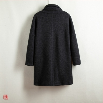 Μεσαίου μήκους παλτό σε κινεζικό στυλ, χωρίς κουκούλα, χειμώνας