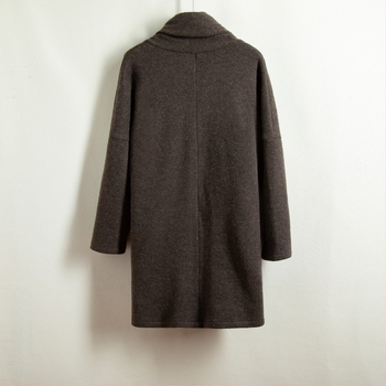 Μεσαίου μήκους παλτό σε κινεζικό στυλ, χωρίς κουκούλα, χειμώνας