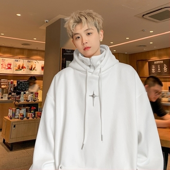 Κολάρο λαπέλ σε hoodie φλις, πολυεστερικό νήμα 51–70%, φλις επένδυση, άνετη εφαρμογή