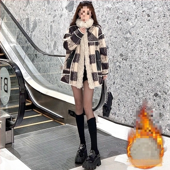 Γυναικείος patchwork κοντό μπουφάν — γιακάς στήριξης, χαλαρή γραμμή, ακρυλικό ύφασμα, ≥95% κύριο ύφασμα, χειμώνας 2024