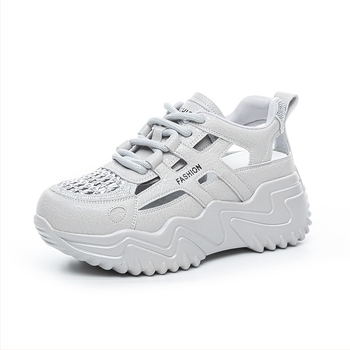 Γυναικεία παπούτσια casual με δίχτυώδες άνω μέρος, σόλα από πολυουρεθάνη και ψηλή πλατφόρμα άνω των 8 εκ.