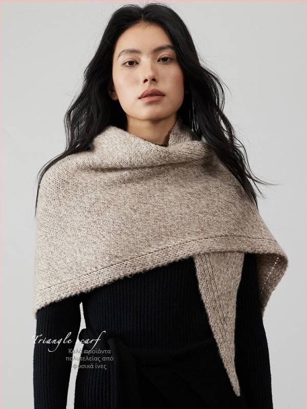 Πλεκτός τρίγωνος φουλάρι, μείγμα κασμίρι-μαλλιών-λυοσελ, διατηρεί τη ζεστασιά το χειμώνα