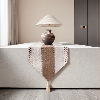 Διάδρομος τραπεζιού από λινό και βαμβάκι, σκανδιναβικού στυλ, με κοπτό σχέδιο και φούντες, κατάλληλος για σαλονι/τραπεζαρία (Υλικό: Λινό; Στυλ: Σκανδιναβικό; Χώρος: Σαλόνι; Κατηγορία: Διάδρομος τραπεζιού)