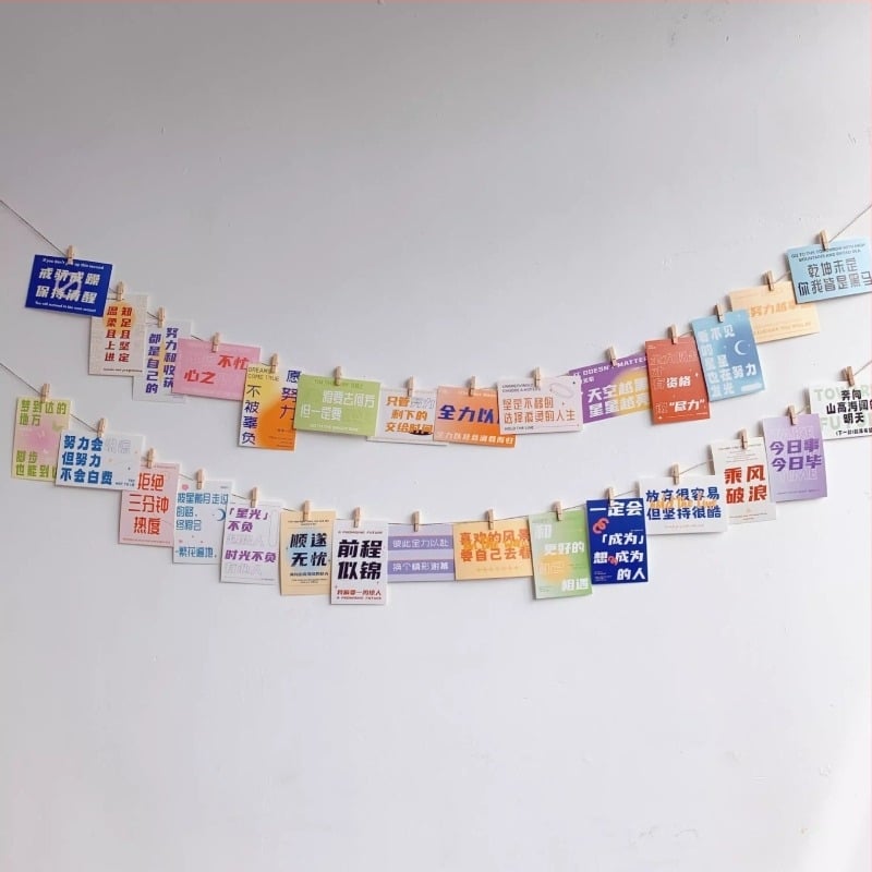 Ξύλινο κλιπ φωτογραφιών με σχοινί από κάνναβη για διακόσμηση τοίχου – ιδανικό για φωτογραφίες σε δωμάτιο ή τάξη. Μάρκα: Other; Υλικό: Ξύλο; Τύπος προϊόντος: Hand ledger.