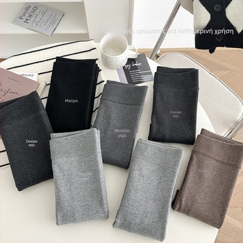 Γυναικείες βαμβακερές παντελόνι-κάλτσες διαμόρφωσης σώματος, παχιές επενδύσεις, μονόχρωμες, με πόδι, 95–100% βαμβάκι, ηλικίες 18–40, κυκλοφορία καλοκαίρι 2025