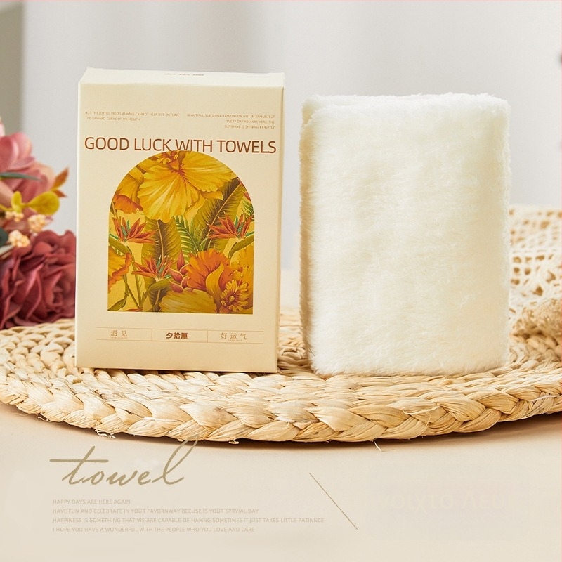 Evening Πετσέτα σε κουτί δώρου για παρανυμφίους — γαμήλιο δώρο