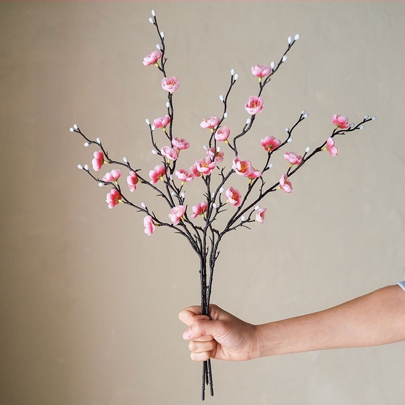 Τεχνητός κλάδος με άνθη από μεταξωτό λουλούδι για διακόσμηση σπιτιού, με στυλιστικές λεπτομέρειες και υφή 3D εκτύπωσης