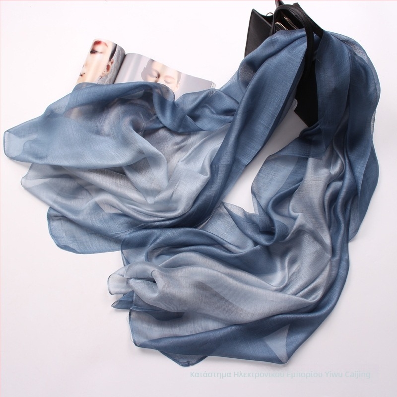 Μακρύ φουλάρι από μετάξι με gradient σχέδιο, warp-knit ύφανση, μίξη μεταξιού με άλλες ίνες (21–30% μετάξι, 61–70% άλλες ίνες)