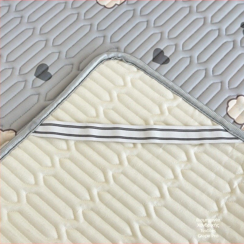 Σετ τριών τεμαχίων από ψυχόμενο λατέξ στρώμα με εκτυπωμένο καπιτονέ κάλυμμα, πτυσσόμενο για φοιτητική εστία