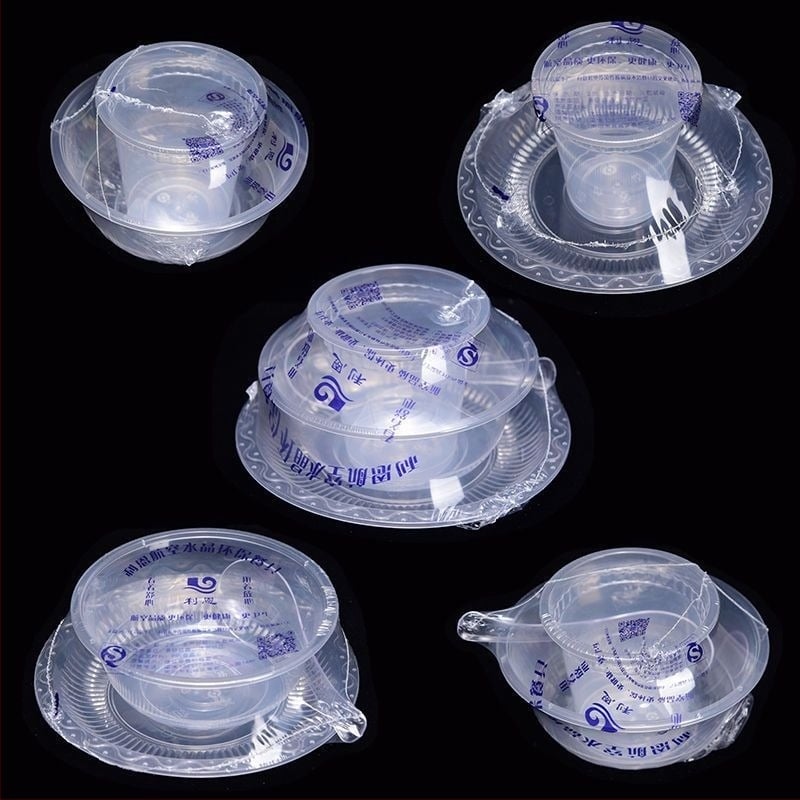 Σετ μιας χρήσης τεσσάρων τεμαχίων ειδών τραπεζαρίας με παχύτερο σχεδιασμό, από πλαστικό κατάλληλο για τρόφιμα, μη βιοδιασπώμενο