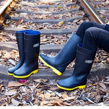 Απομονωμένες ψηλές καουτσούκ μπότες για ηλεκτρική ασφάλεια, 10 kV