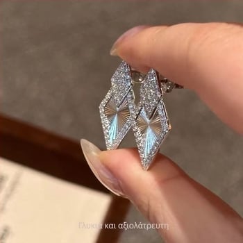 Σκουλαρίκια ρόμβοι από χαλκό με μικροπαβέ ζιρκόνια, οικολογικό ηλεκτροχρωμάτισμα, στυλ φρέσκο και γλυκό