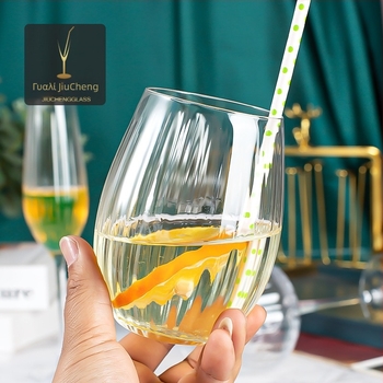 Σετ ποτηριών κρασιού από κρύσταλλο με πρίσμα – για κόκκινο κρασί, σαμπάνια και κοκτέιλ, σκανδιναβικού στυλ, 5 τεμάχια, χωρητικότητα 501–600 ml, συσκευασία σε έγχρωμο κουτί