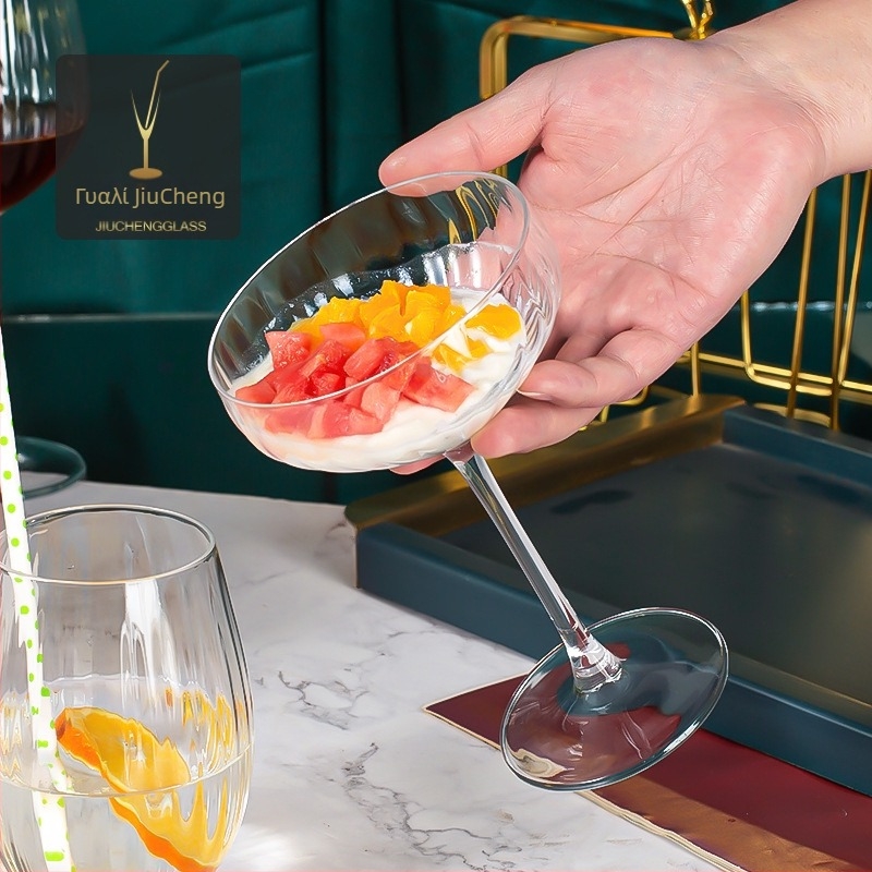 Σετ ποτηριών κρασιού από κρύσταλλο με πρίσμα – για κόκκινο κρασί, σαμπάνια και κοκτέιλ, σκανδιναβικού στυλ, 5 τεμάχια, χωρητικότητα 501–600 ml, συσκευασία σε έγχρωμο κουτί