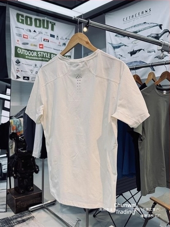 Ανδρικό αθλητικό κοντομάνικο T‑shirt από πολυεστέρα – γρήγορο στέγνωμα, διαπνοή, εξαιρετικά ελαφρύ, λεία επικάλυψη χωρίς ραφές, στρογυλή λαιμόκοψη, κοντά μανίκια