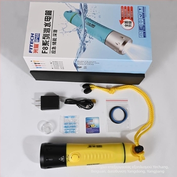 Φανάρι κατάδυσης Light Arrow F8 — IP68 αδιάβροχο, LED φωτισμός, σώμα από κράμα αλουμινίου και μηχανικό πλαστικό, διάρκεια ζωής μπαταρίας 6–7 ώρες, κατάλληλο για εξωτερικές καταδύσεις, διάσωση, κάμπινγκ και ψάρεμα