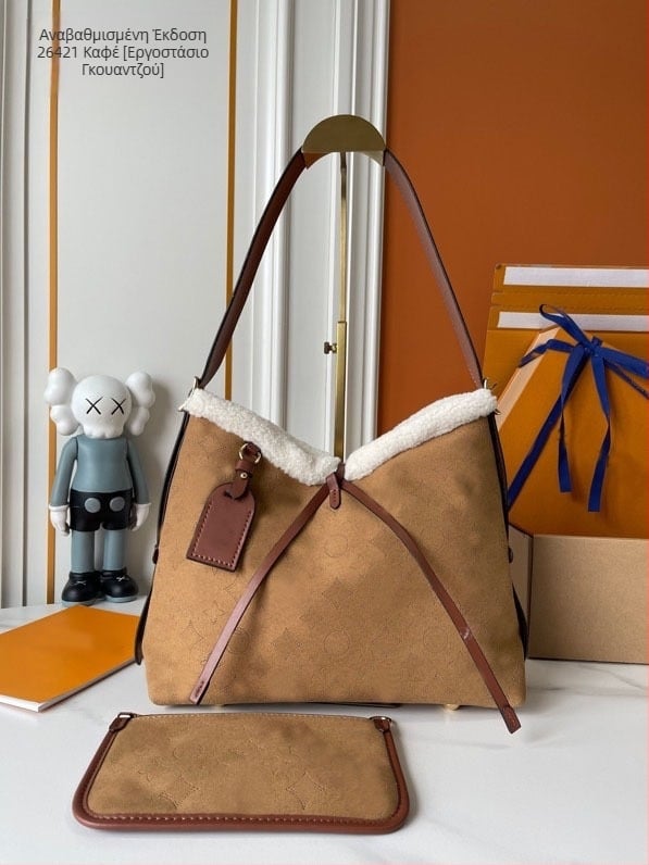 Τσάντα Tote από γνήσιο nubuck δέρμα για καθημερινές μετακινήσεις, μαγνητικό κούμπωμα και θήκη με φερμουάρ