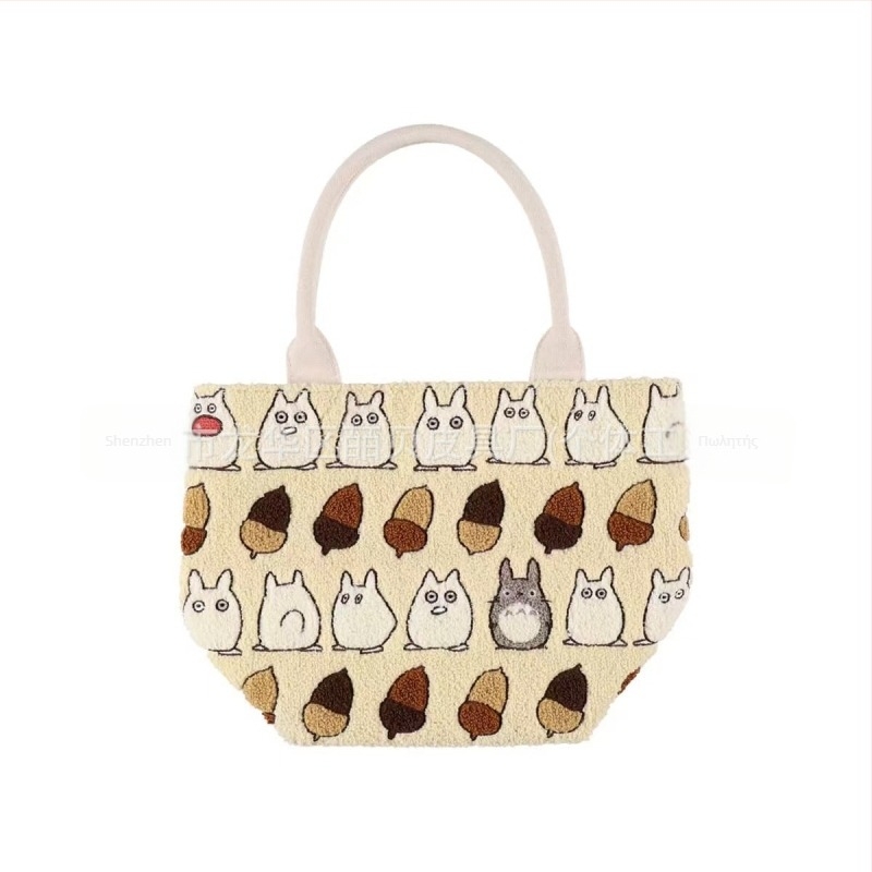 Totoro κεντημένη plush tote τσάντα – δρόμικο στυλ, τετράγωνο σχήμα, κυκλοφόρησε φθινόπωρο 2024, για ταξίδια αναψυχής