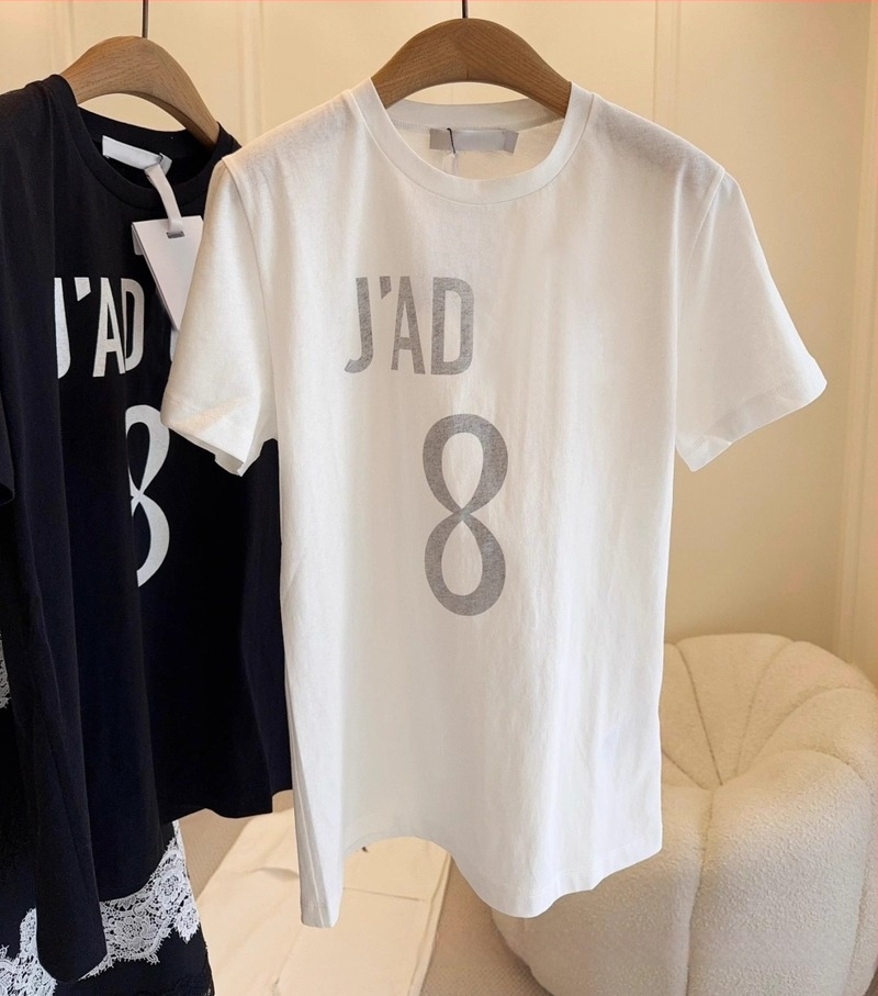 Γυναικείο βαμβακερό T-shirt με εκτύπωση γραμμάτων, κοντά μανίκια, στρογγυλός λαιμός, χαλαρή γραμμή, καθημερινό στυλ — Καλοκαίρι 2025
