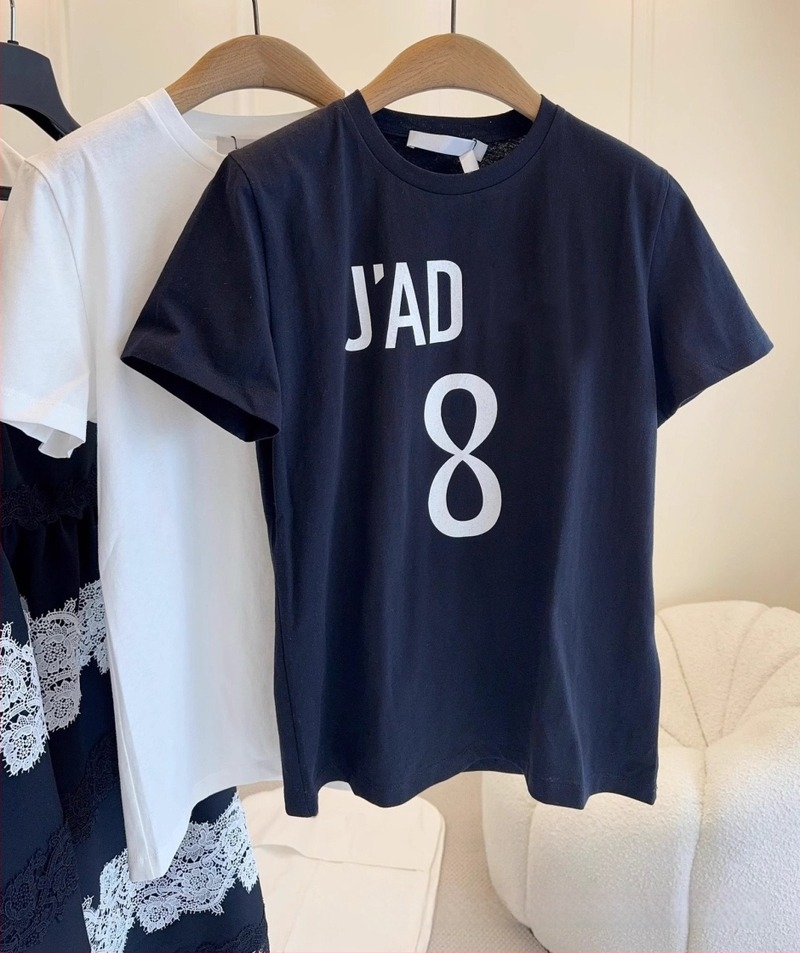 Γυναικείο βαμβακερό T-shirt με εκτύπωση γραμμάτων, κοντά μανίκια, στρογγυλός λαιμός, χαλαρή γραμμή, καθημερινό στυλ — Καλοκαίρι 2025