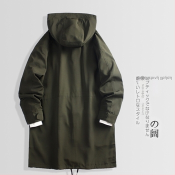 Ανδρικό πανωφόρι τύπου windbreaker, μεσαίου μήκους, με γιακά, φερμουάρ, χαλαρή γραμμή, πλαϊνές τσέπες