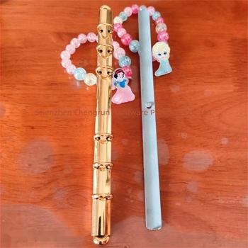 Μεταλλικός κλιπ για ημερολόγια και σημειωματάρια — (Μάρκα: Moisturizing; Υλικό: Μέταλλο; Τύπος προϊόντος: Handbook stationery binder)