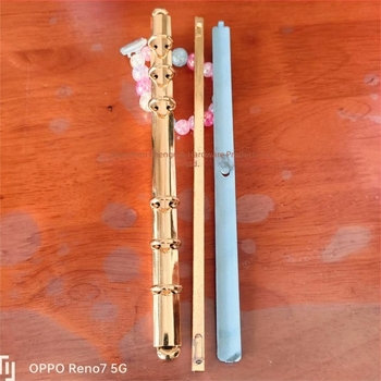 Μεταλλικός κλιπ για ημερολόγια και σημειωματάρια — (Μάρκα: Moisturizing; Υλικό: Μέταλλο; Τύπος προϊόντος: Handbook stationery binder)