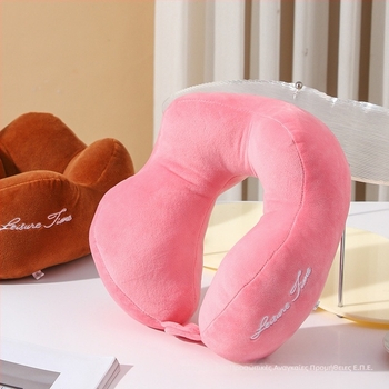 Neck Love μαξιλαράκι αυχένα σε σχήμα U για ταξίδια – άνεση στο αυτοκίνητο, σχεδίαση με καμπούρα καμήλας, ύφασμα Crystal Velvet, γέμισμα από πολυεστερικές ίνες