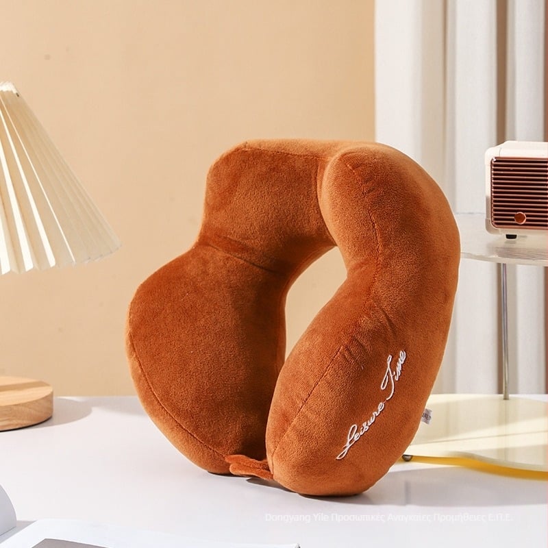 Neck Love μαξιλαράκι αυχένα σε σχήμα U για ταξίδια – άνεση στο αυτοκίνητο, σχεδίαση με καμπούρα καμήλας, ύφασμα Crystal Velvet, γέμισμα από πολυεστερικές ίνες