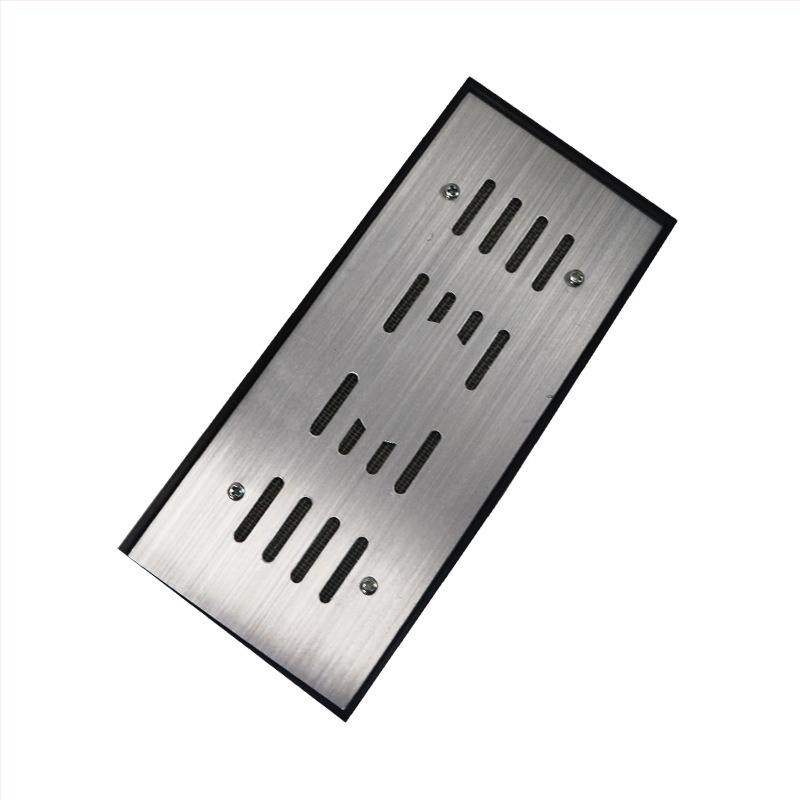 Υγραντήρας για πούρα — φορητός, πλαστικός, απλός σχεδιασμός; περιλαμβάνει φύλλα ενυδάτωσης και λωρίδες σφουγγαριού