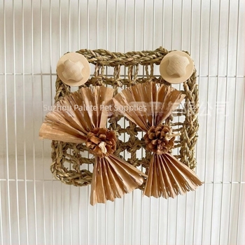 Παιχνίδι παπαγάλου με δίχτυ από ψάθα για μάσημα και μπάλα χόρτου με σχέδιο φρούτων, μοντέλο Ky2469