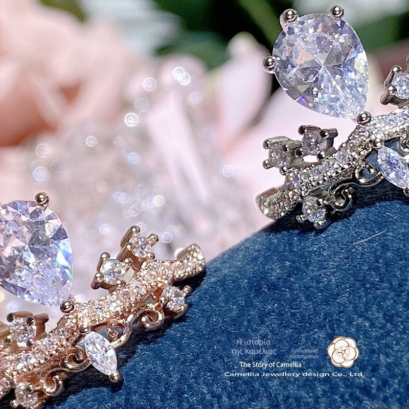 Γυναικείο δαχτυλίδι με κορώνα, βάση από χαλκό, επίχρυσο με τεχνητούς λίθους, μόδα