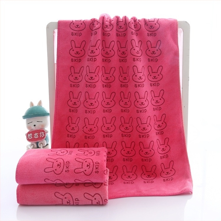 Πετσέτα προσώπου από υπερλεπτές ίνες | λογότυπο κατόπιν παραγγελίας | νήμα 16 | βάρος 50–80 g | κύριο συστατικό: πολυεστέρας | διαδικασία κατασκευής: ραφή περιμέτρου, κόψη χνούτας, απλή ύφανση