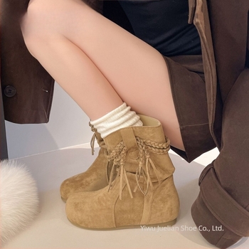 Γυναικείες μποτάκια με φούντες, επάνω μέρος από συνθετικό δέρμα, σόλα από καουτσούκ, ύψος μέχρι τη μέση της γάμπας, επίπεδο τακούνι, PU επένδυση