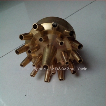 Ορείχαλκινο ακροφύσιο φοντάν για κήπο και υδάτινο τοπίο, τριών επιπέδων ανθώδης σχεδιασμός, μη ρυθμιζόμενο