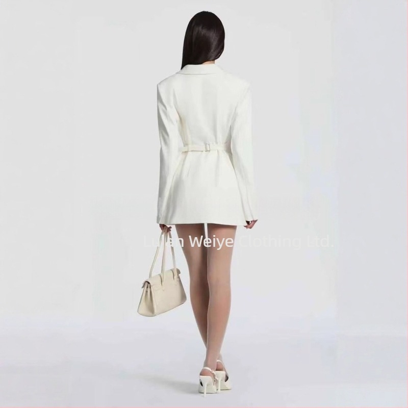 Γυναικείο blazer στενής γραμμής με V-λαιμό, μονό κουμπί, πολυεστέρας, μακριά μανίκια