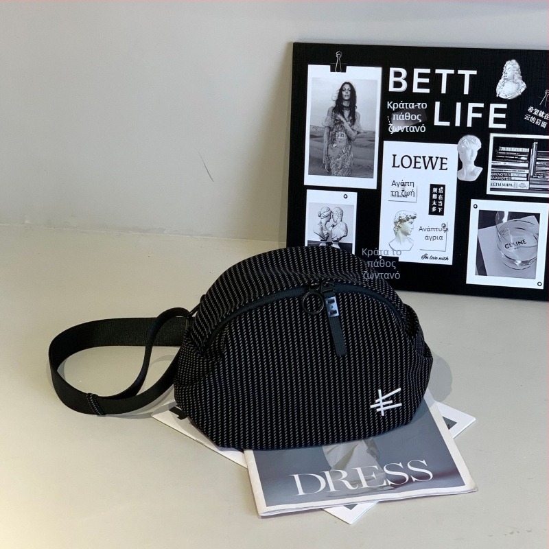 Τσαντάκι crossbody για γυναίκες - αστικού μινιμαλιστικού στυλ; Υλικό PU; Κλείσιμο με φερμουάρ; Εσωτερική επένδυση πολυεστέρα; Εσωτερική θήκη με φερμουάρ