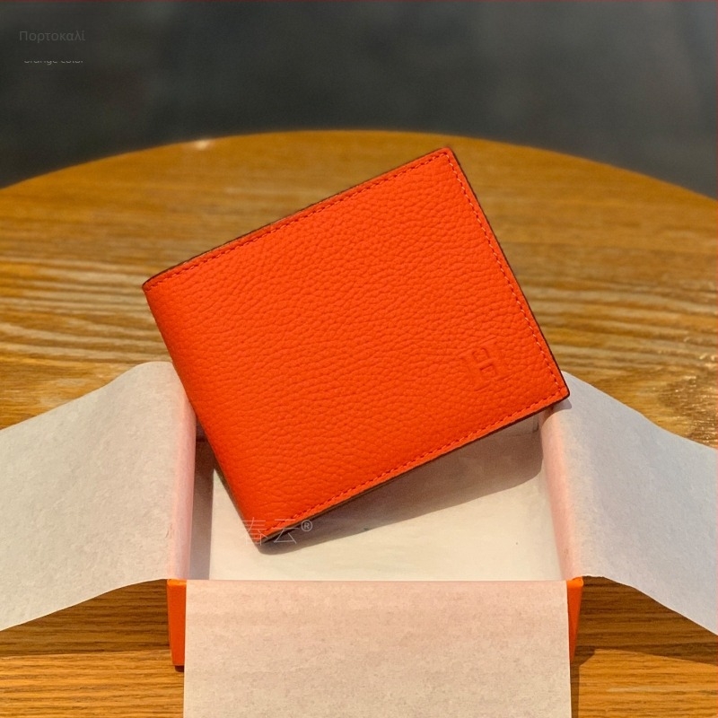 Spring clouds πορτοφόλι δέρματος με μοτίβο lychee, βιφολντ με ενσωματωμένη θήκη καρτών, λεπτός σχεδιασμός, κυκλοφόρησε φθινόπωρο 2025