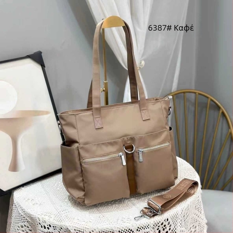 Γυναικεία τσάντα crossbody από Oxford ύφασμα, οριζόντια τετράγωνη μορφή, κλείσιμο με φερμουάρ, διπλό λουρί ώμου, εσωτερικές θήκες: φερμουάρ, θήκη για κινητό και ταυτότητα