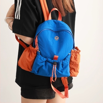 Φοιτητικό σακίδιο – μινιμαλιστικό νάιλον, θήκη για λάπτοπ, φερμουάρ, κατάλληλο για καθημερινή μετακίνηση και ελαφρύ ταξίδι