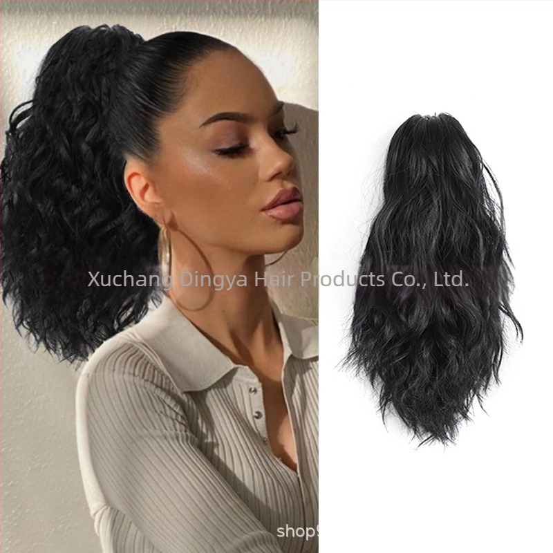 Επέκταση αλογοουράς με μεγάλο κλιπ, σγουρή ψηλή αλογοουρά, θερμοανθεκτικές συνθετικές ίνες; μπορεί να βαφτεί και να περμανθεί.