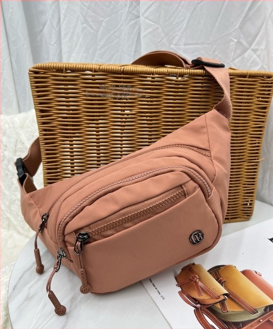 Cheetah Τσάντα Στήθους για Γυναίκες – ελαφριά ναϊλον, μινιμαλιστικός σχεδιασμός, μαλακή επένδυση, άνοιγμα με φερμουάρ, κρυφή τσέπη με φερμουάρ, εσωτερική τσέπη, άνοιξη 2026