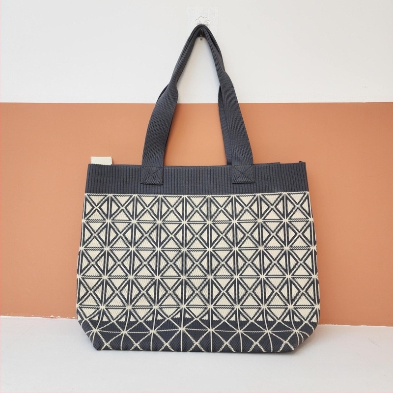 Τσάντα-κούβα ZX — αστικό στυλ, πολυεστέρας, κάθετη τετράγωνη μορφή, κλείσιμο με κορδόνι, εσωτερική θήκη για κινητό