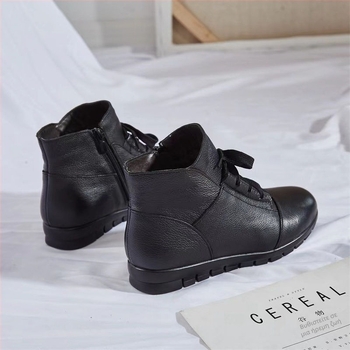 Γυναικείες δερμάτινες κοντές μπότες με ζεστή επένδυση, χαμηλό ίσιο τακούνι και πλαϊνό φερμουάρ