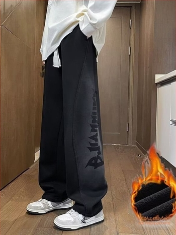 Ανδρικά παντελόνια αθλητικά με fleece επένδυση για φθινόπωρο-χειμώνα, ελεύθερο ίσιο κόψιμο, οπτικά μακρύς και αδυνατισμένος σιλουέτα, καθημερινά παντελόνια